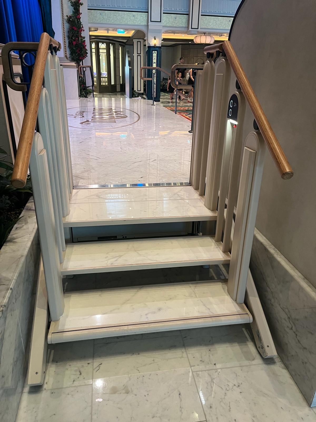 Commercial VPL in luxury venue lobby